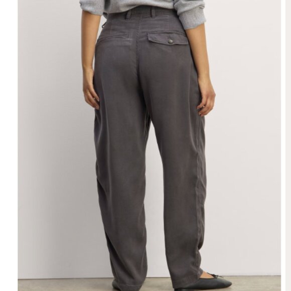 Everlane The Chino in Buttersoft Graphite - NWT - Size 6 - Picture 4 of 13